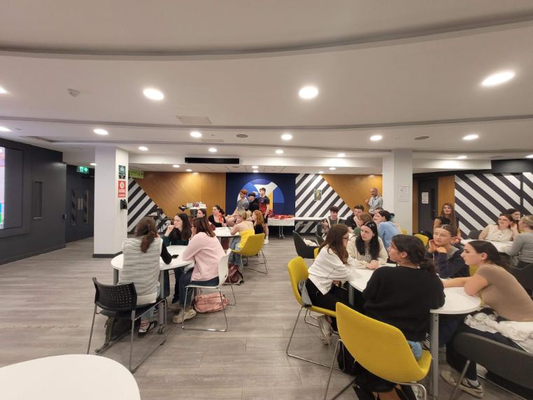 End of Year Quiz 1, students, classroom, event